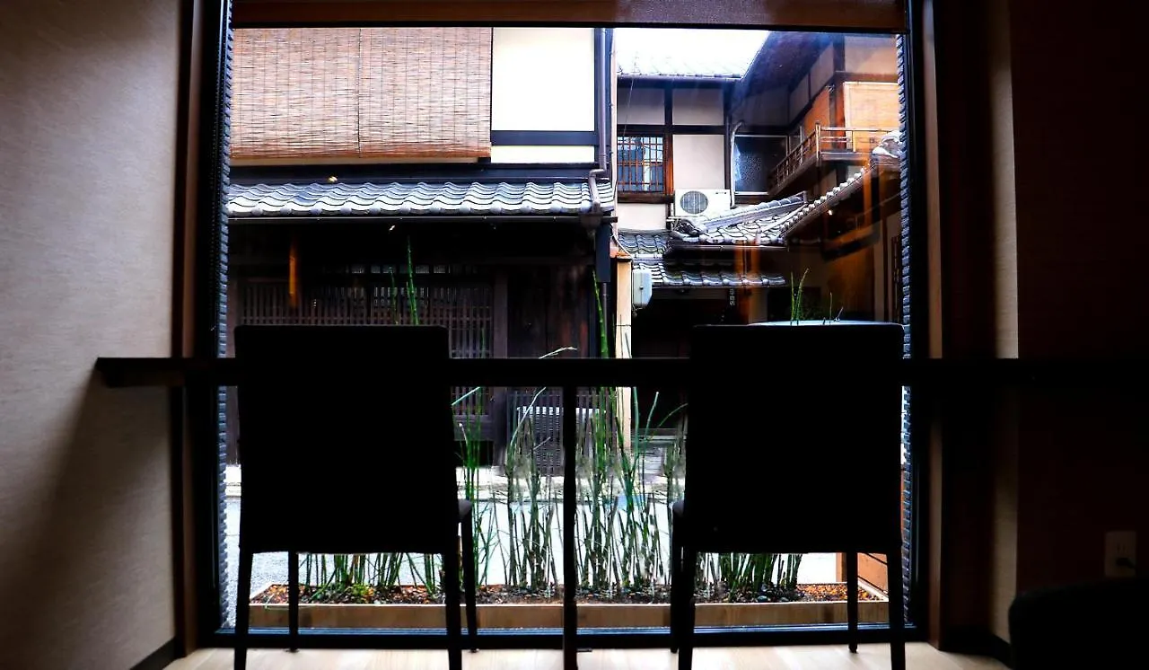 Hotel Traveling Bridge Nijojo Kyōto 5*,  Giappone