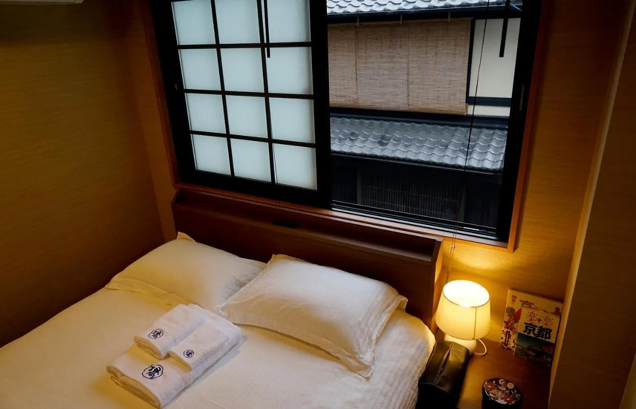 *****  Hotel Traveling Bridge Nijojo Kyōto Giappone