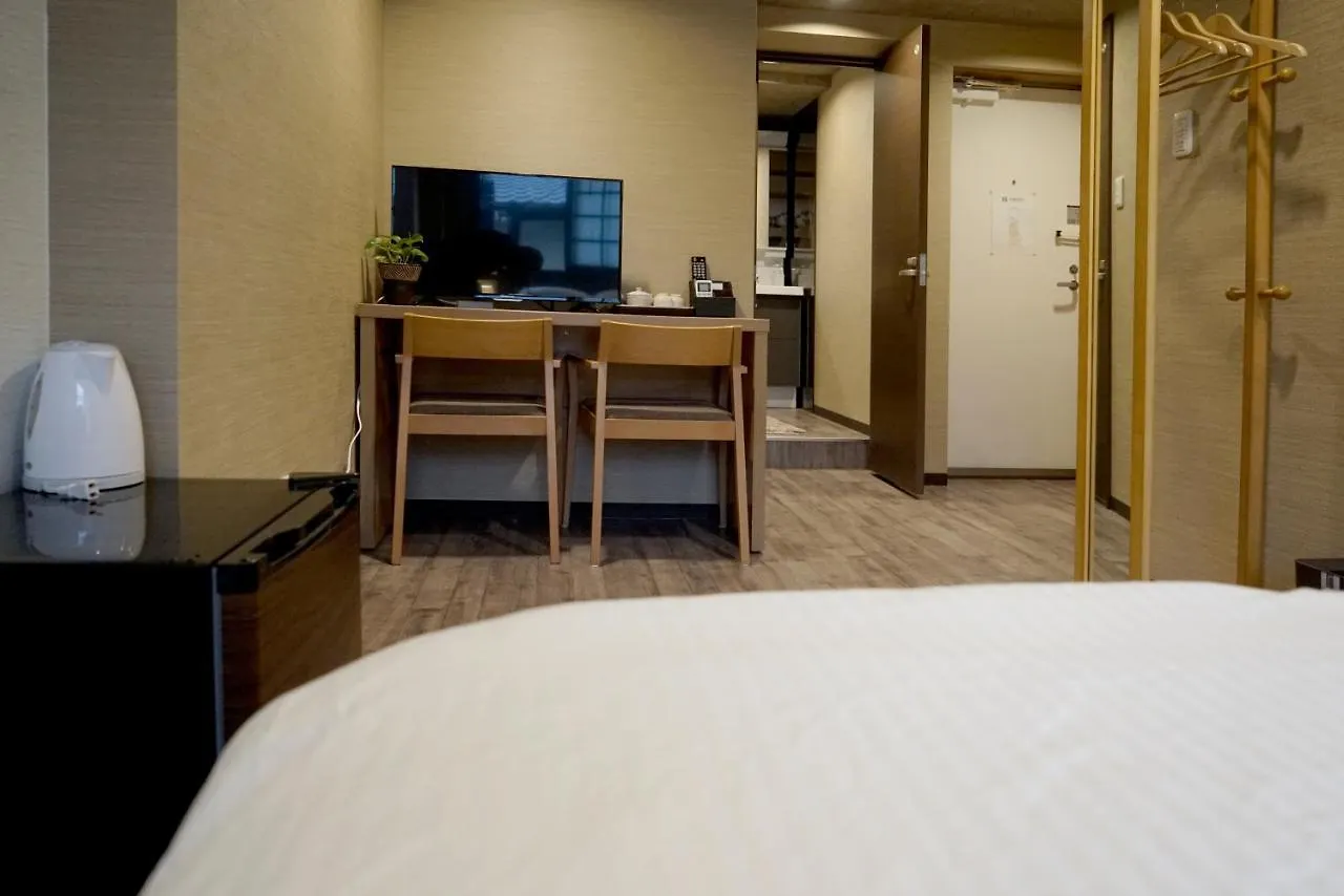 Hotel Traveling Bridge Nijojo Kyōto
