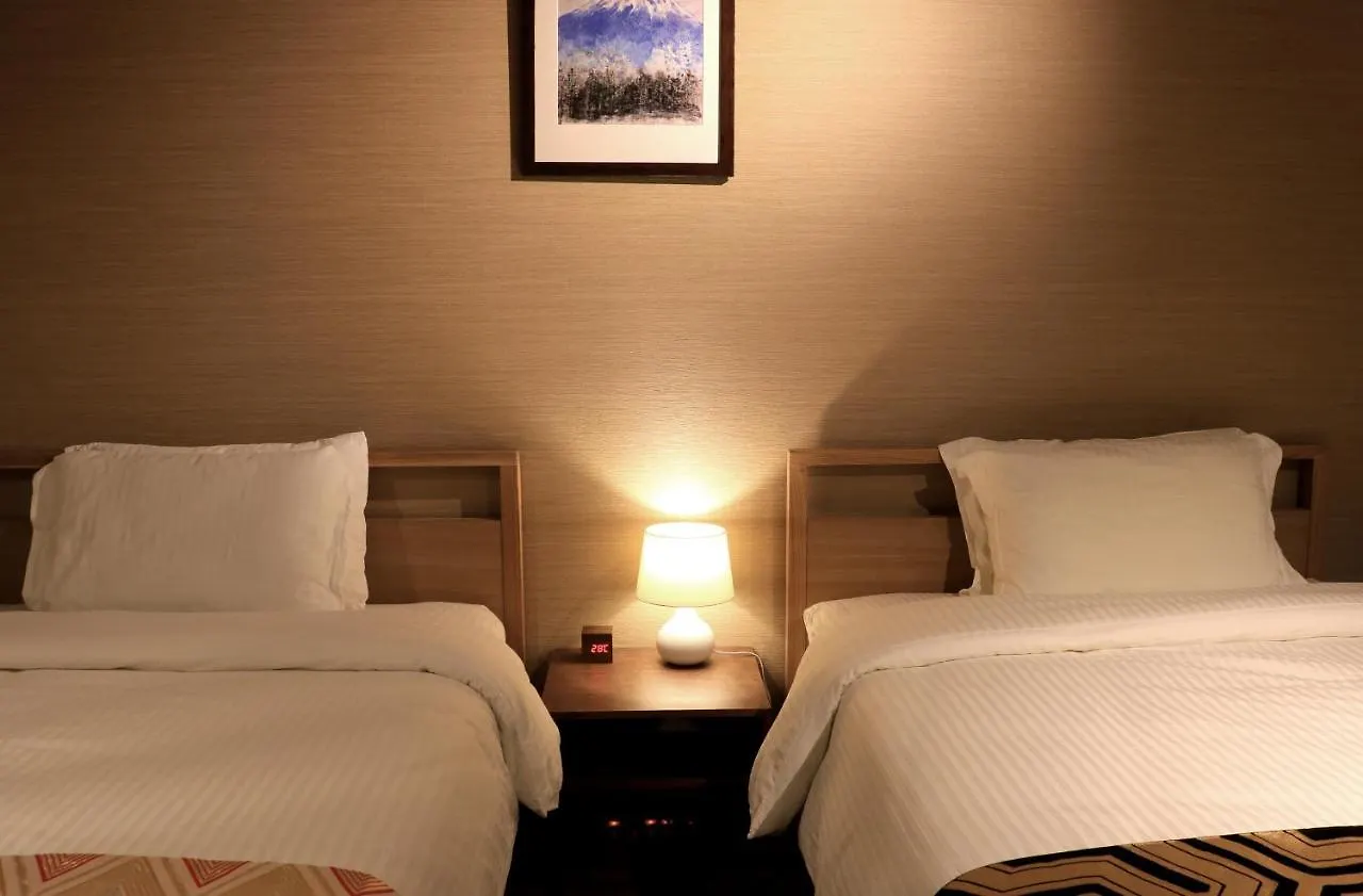 Hotel Traveling Bridge Nijojo 京都市 5*,