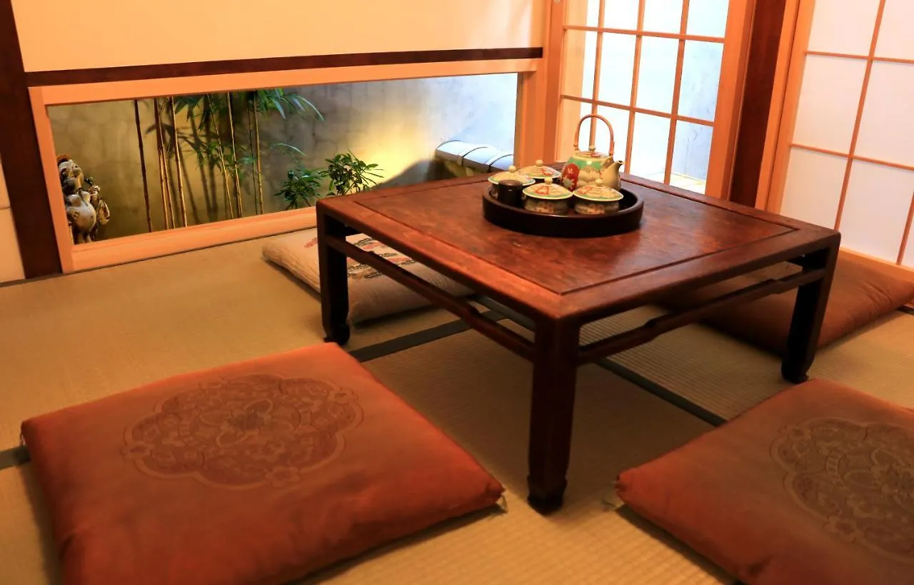 Hotel Traveling Bridge Nijojo 京都市